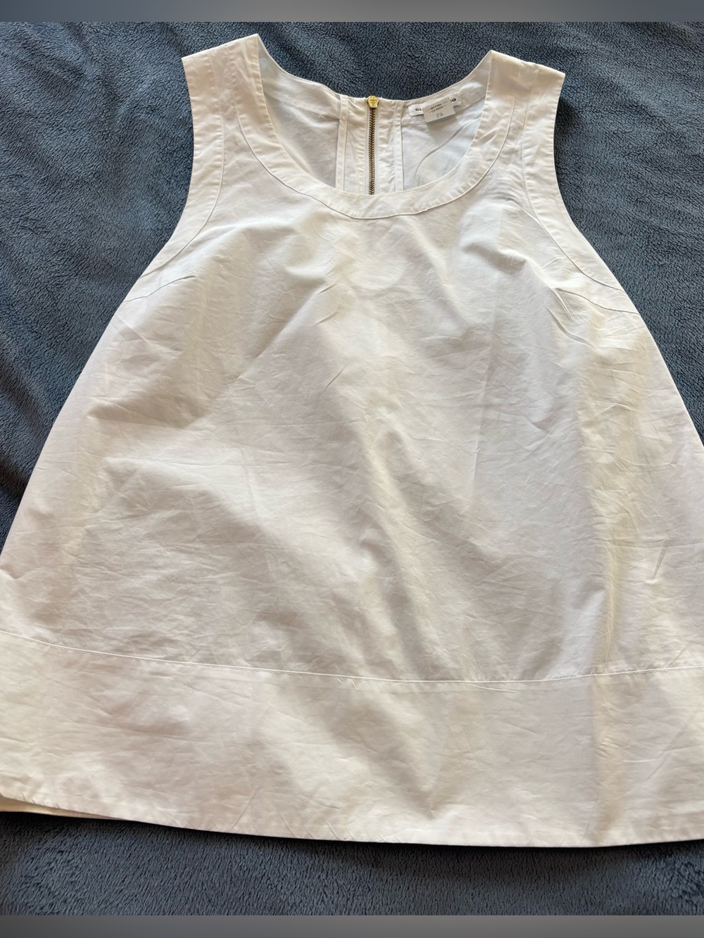 Club Monaco 100% Cotton White Sleeveless A-Line Top with gold zipper